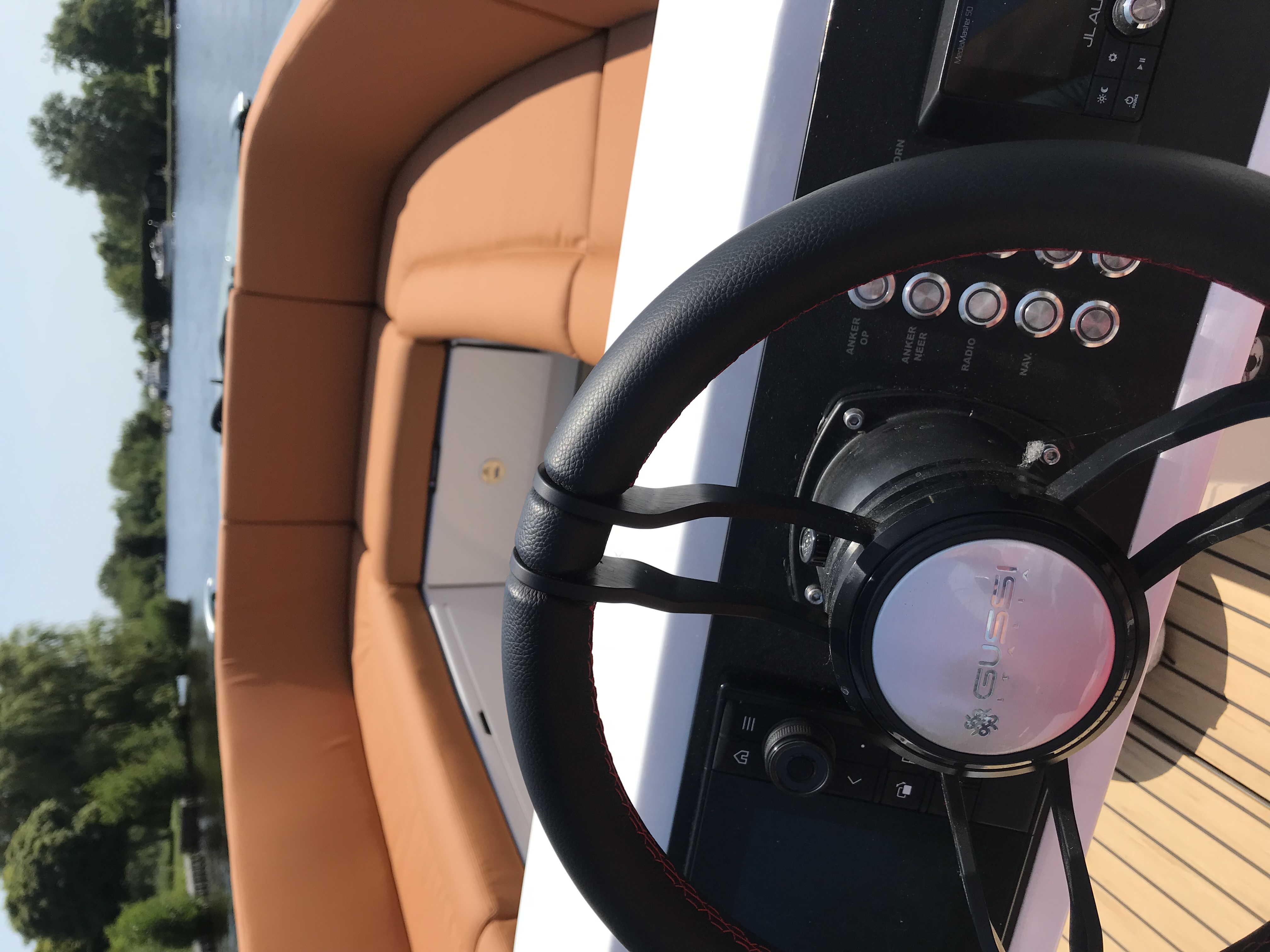 Sognare Amalfi 760 stuurwiel, helm en luxe bekleding interieur